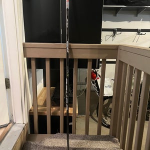 Senior Left Hand P28  Vapor Hyperlite Hockey Stick