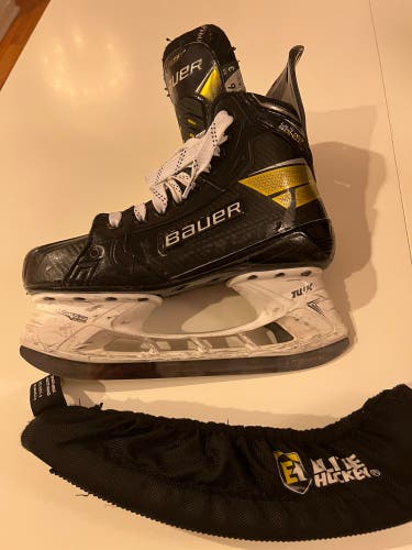 Used Bauer Wide Width  Size 6 Supreme UltraSonic Hockey Skates