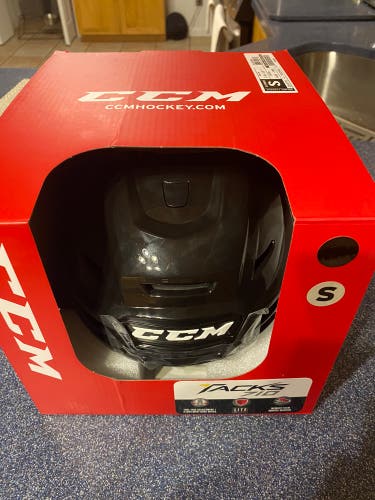 New Small CCM Tacks 710 Helmet
