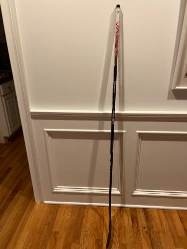 Intermediate Left Hand P92 Vapor Hyperlite Hockey Stick