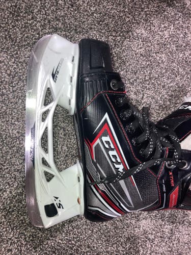Junior Used CCM JetSpeed XTRA PRO Hockey Skates Regular Width Size 3.5