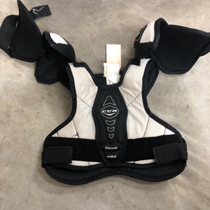 ccm tacks 9040 shoulder pads