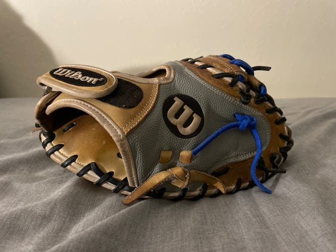 Catcher's 33" A2000 Baseball Glove