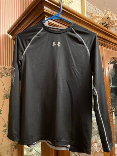 Black Used Youth XL Under Armour Shirt