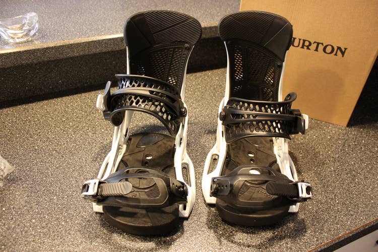 Burton Malavita EST Snowboard Bindings White 2021-2022