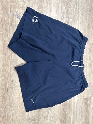 Medium Nike Penn State Nittany Lions shorts