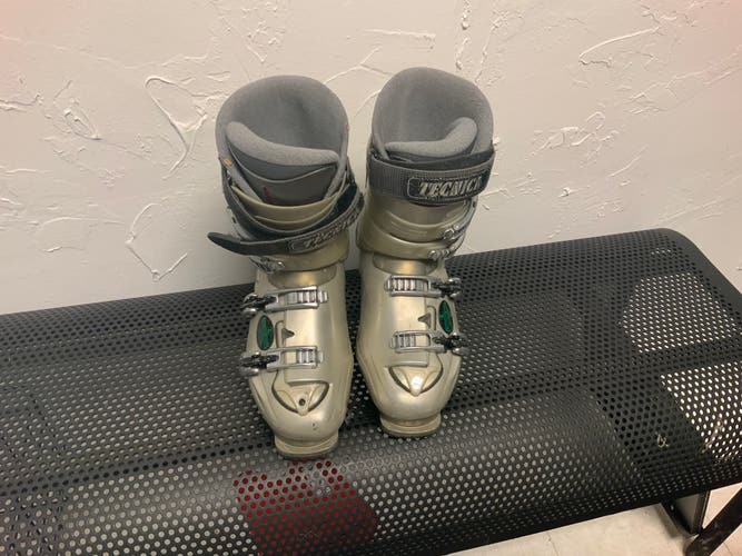 Tecnica Ski Boots 26-26.5