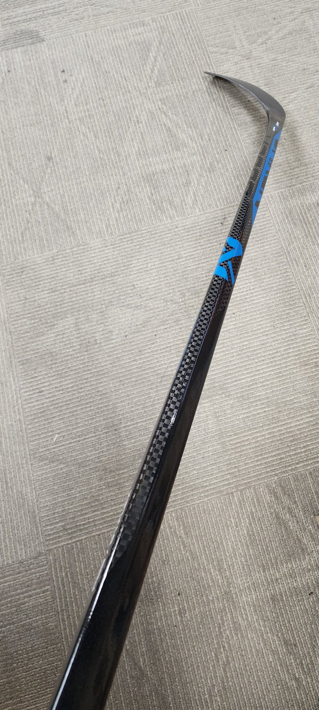 Like New Right Handed V5E Hockey Stick