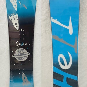 JR TEEN HELL SNOWBOARDS "SPACE" ALL-MOUNTAIN SNOWBOARD 136CM