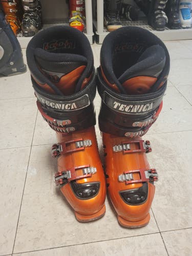 Tecnica Icon Ski Boots 25-25.5