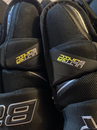Bauer 13"  Supreme Ultrasonic Gloves