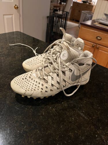 White Used Men's Size 11 Nike Mid Top Huarache