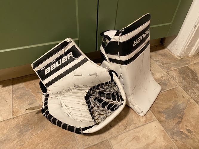 Jr Bauer supreme goalie gloves