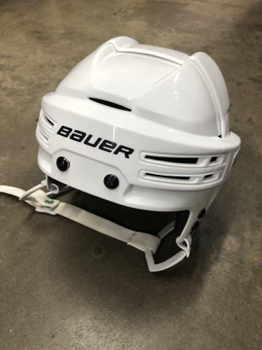 Used Small Bauer Re-Akt 75 Helmet