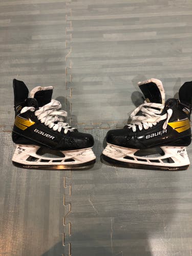 Used Bauer Regular Width Size 7.75 Supreme UltraSonic Hockey Skates