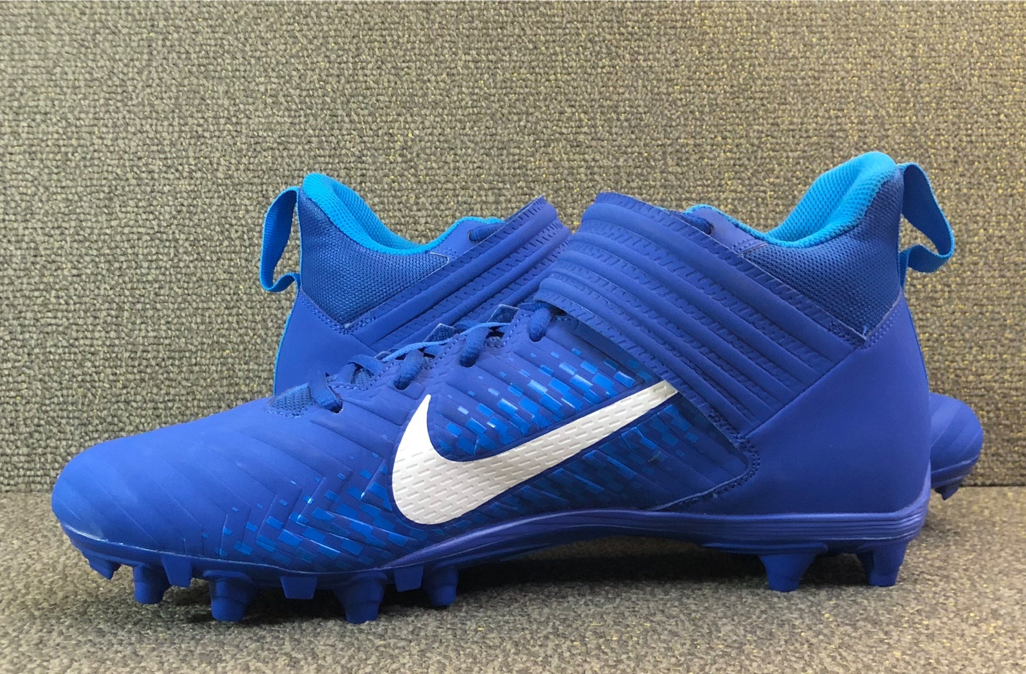 nike men's alpha menace varsity mid football cleats