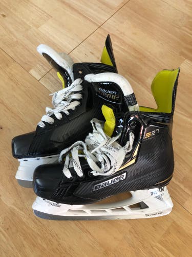 Junior Bauer Regular Width Size 7.5 Supreme S27 Hockey Skates