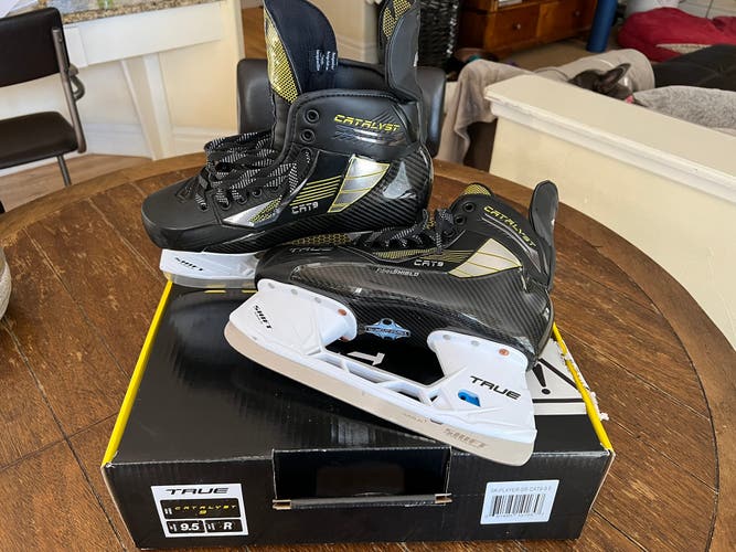 TRUE CATALYST 9X HOCKEY SKATES