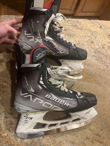 Used Bauer Size 7.5 Vapor Hyperlite Hockey Skates