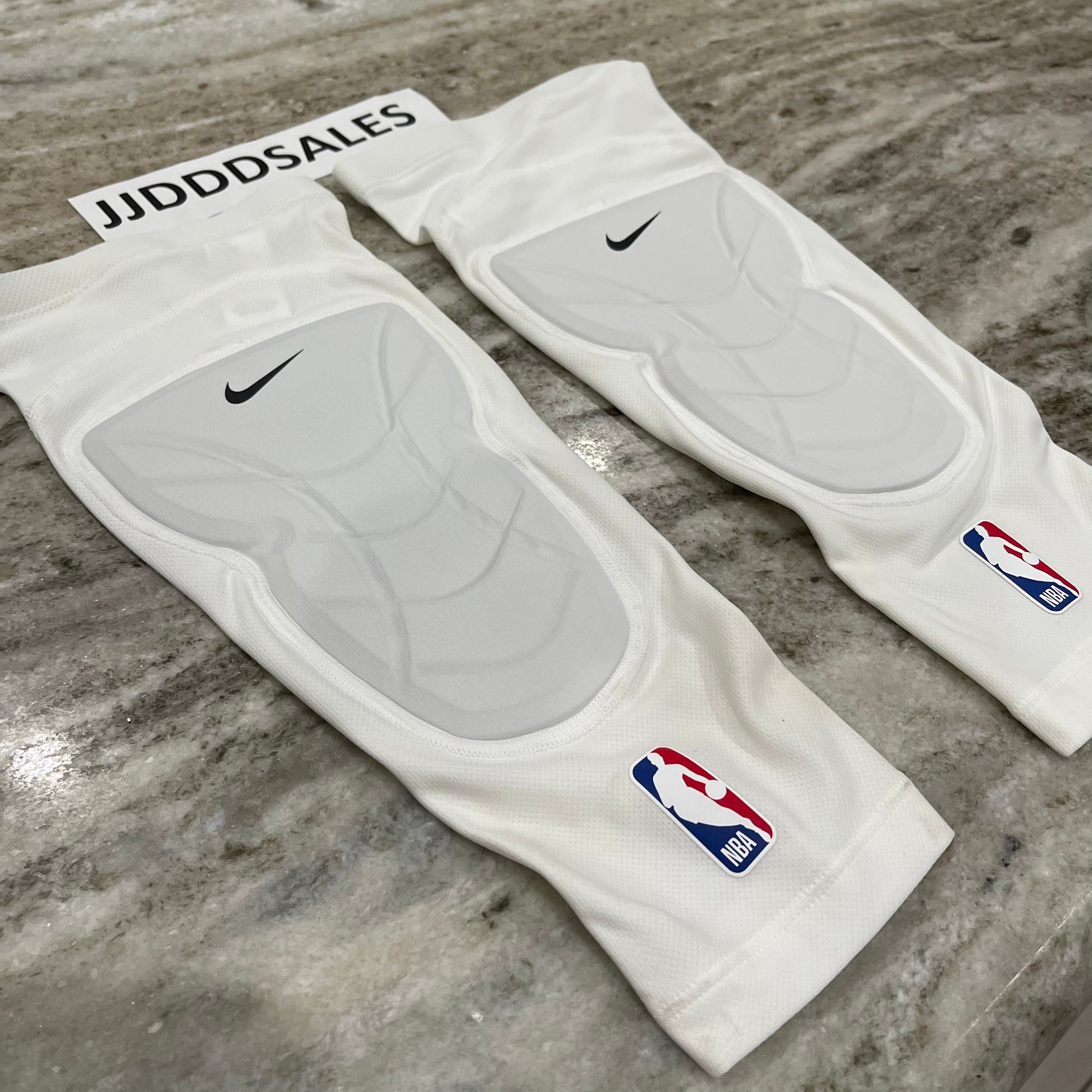 Nike NBA Issued Hyperstrong Mens L/XL Black Padded Compression Knee Sleeves  Pads PE