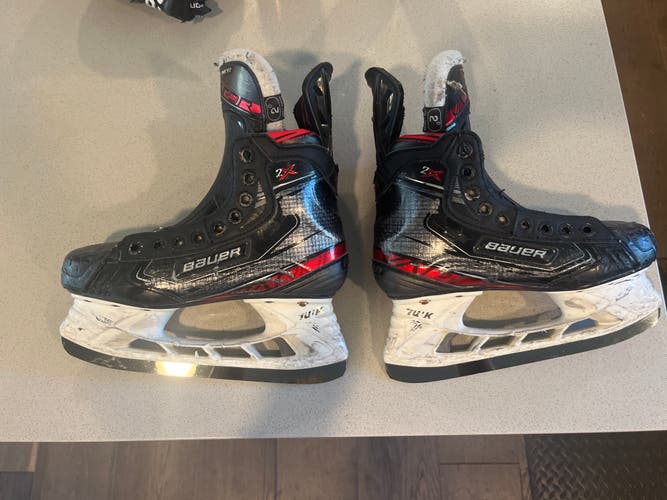 Used Bauer Vapor 2X junior Hockey Skates Size 2