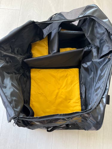 (Brand New) Conway+Banks Senior Hockey Bag