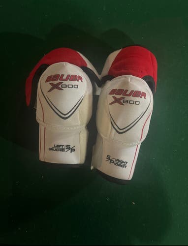 New Small Bauer  Vapor X800 Elbow Pads