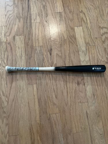 Used 2022 Louisville Slugger (-3) 28 oz 31" Select Cut C 271 Maple Bat