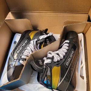 Senior New Bauer Ultrasonic Hockey Goalie Skates Regular Width Size 7.5