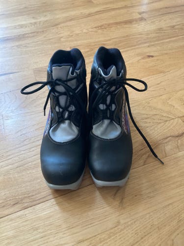 Classic Size 8.0 Used Rossignol Cross Country Ski Boots