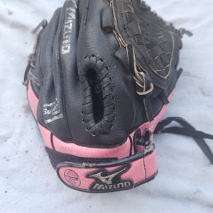 Mizuno Right Hand Throw Black/Pink Fast pitch Softball Glove 11"