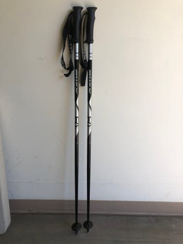 Used 44in (110cm) Swix Tech lite Ski Poles