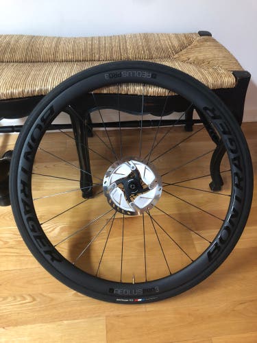 Bontrager Aeolus Pro 3 Carbon Front Rim, with Premium Bontrager R3 Tire And Shimano SM-RT800S Rotor