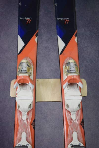 ROSSIGNOL TEMPTATION 77 SKIS SIZE 152 CM WITH LOOK BINDINGS