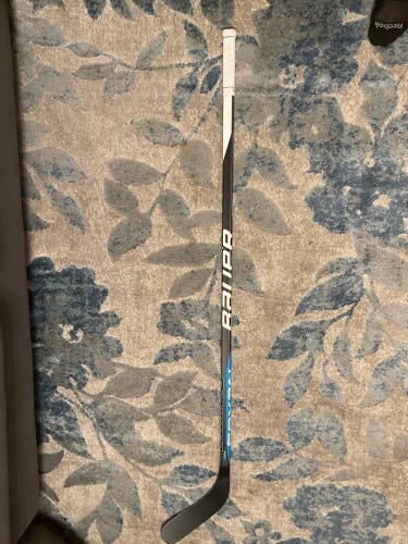 Intermediate Right Handed P88  Nexus e3 Hockey Stick