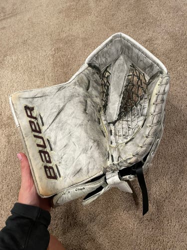 Boston College Used Bauer Supreme 1S Goalie Glove