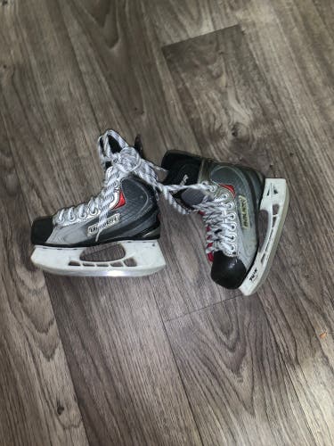 Used Bauer Size 12 Vapor X:60 Hockey Skates