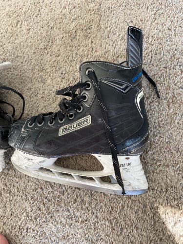 Used Bauer Regular Width Size 6 Nexus 6000 Hockey Skates