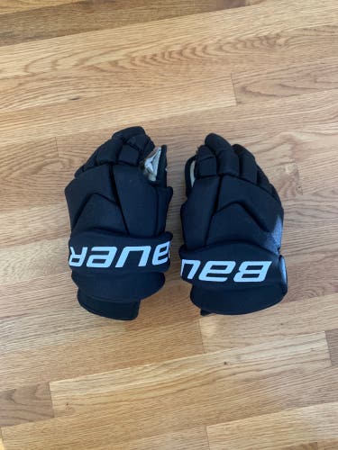 Bauer 13" Vapor x600 Gloves