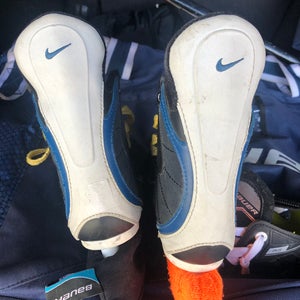 Used Nike Regular Width Size 12 Hockey Skates