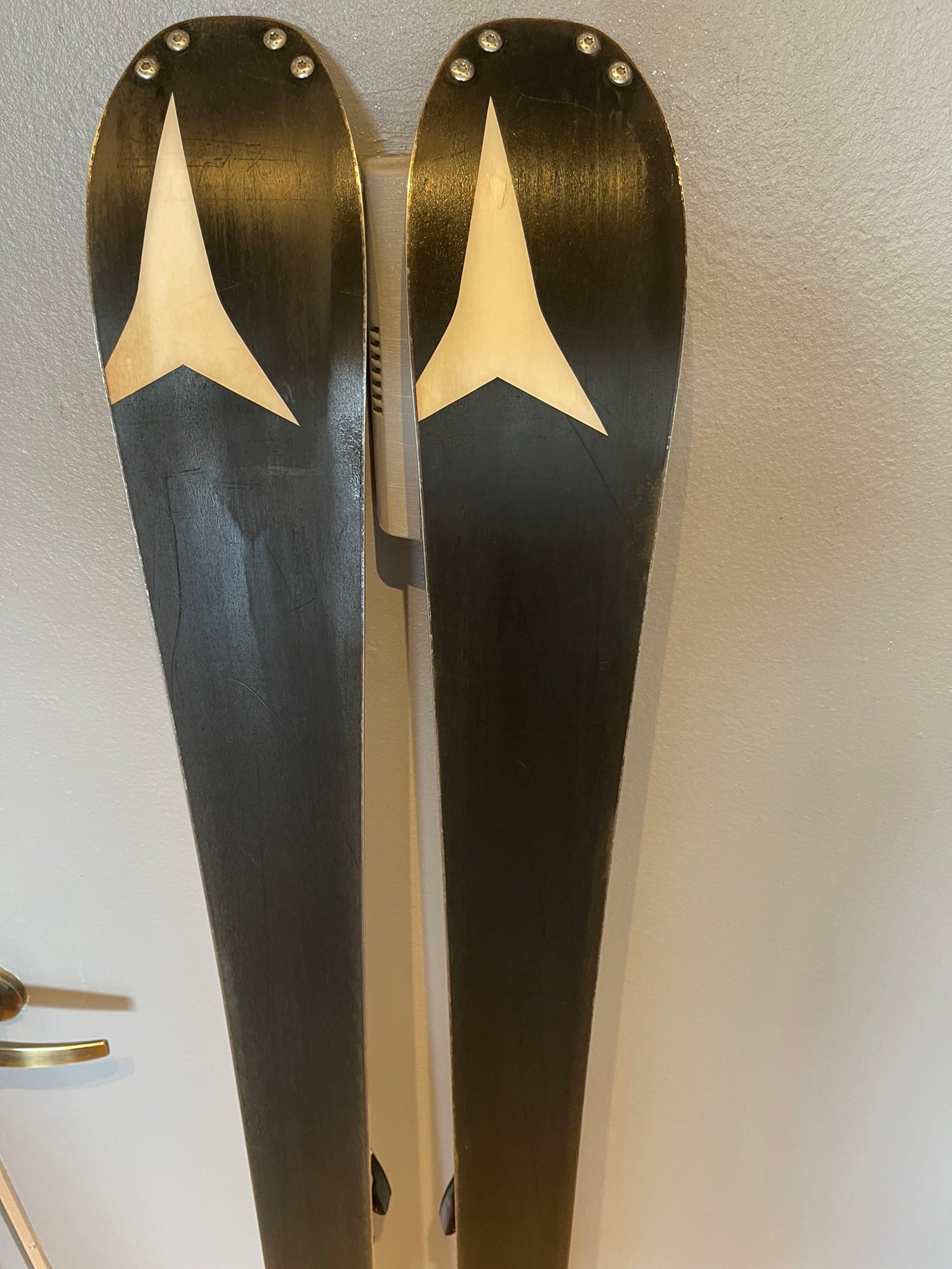 Atomic Nomad Smoke Ti 164 Cm Skis With Atomic XTO 12 Bindings