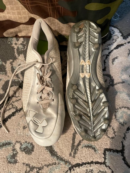 Used men’s under armor nitro cleats size 8