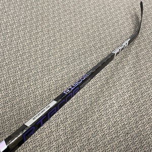 CCM Trigger 7 Pro 85 flex P28 curve right hand stick