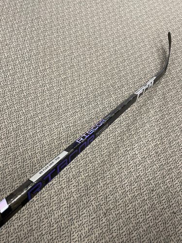 CCM Trigger 7 Pro 85 flex P28 curve right hand stick