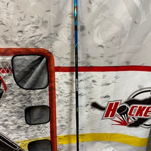 Senior Right Handed P28  Nexus Geo Hockey Stick