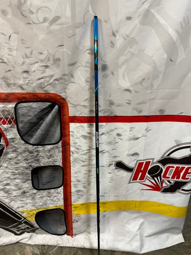 Senior Right Handed P28  Nexus Geo Hockey Stick