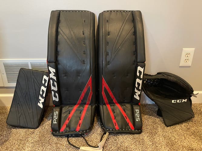 CCM Premier 2.5 30+1 Leg Pads & E4.9 Goalie gloves