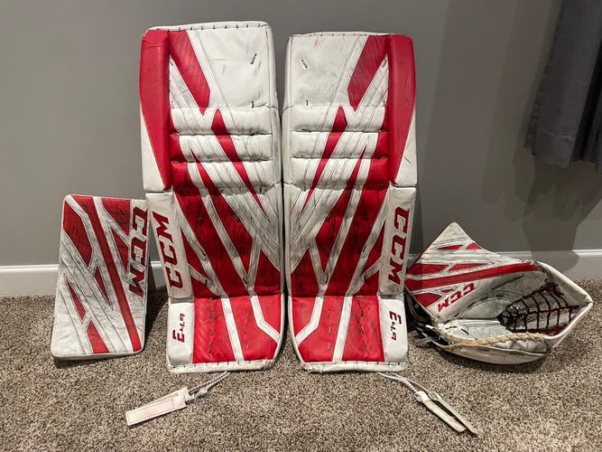 32" CCM  Extreme Flex E4.9 Goalie Leg Pads