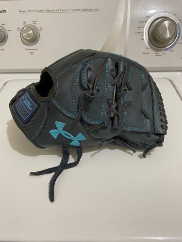 Pitcher's 12" Baseball Glove