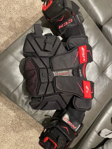 Small CCM Extreme Flex Shield E1.9 Goalie Chest Protector